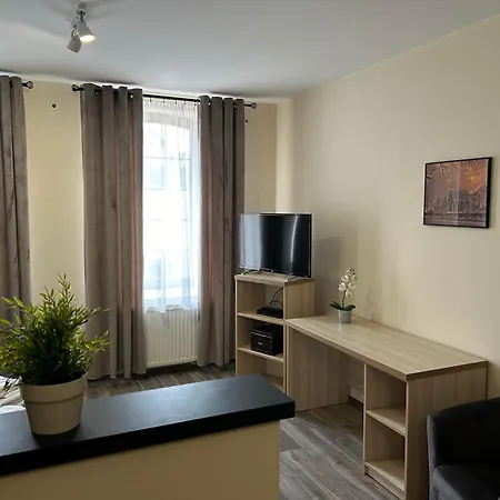 H-T-L Apartamenty Junior Nowa Sol Exterior photo