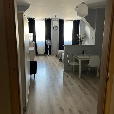 H-T-L Apartamenty Junior Nowa Sol Exterior photo