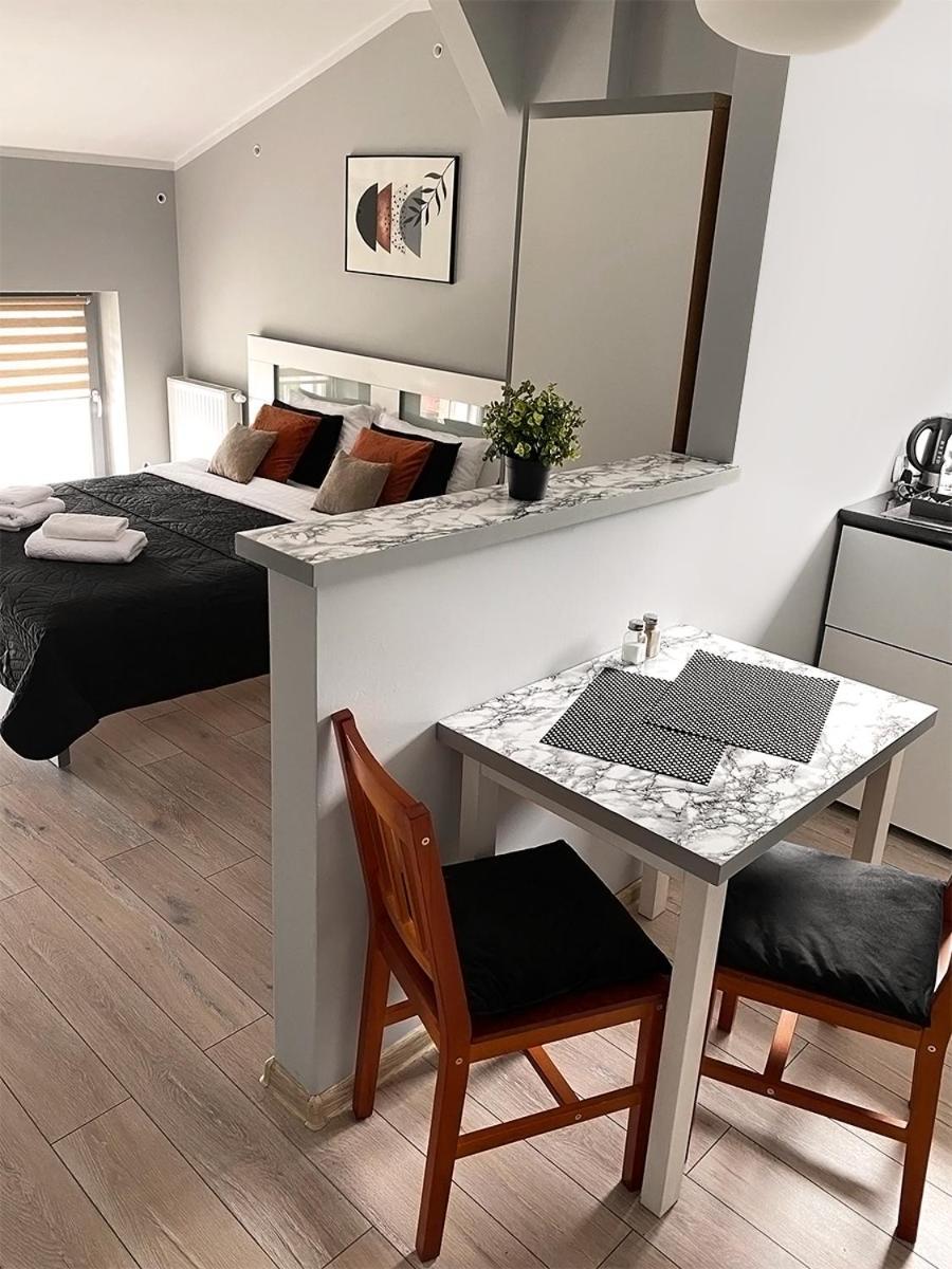 Apartment H-t-l Junior *